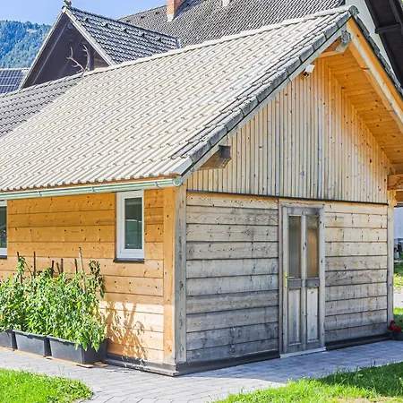 Glamping Radovna Pr' Klemenak Campismo de Luxo