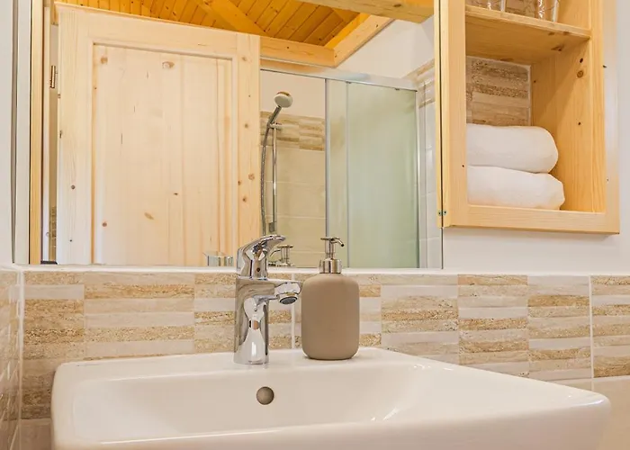 Glamping Radovna Pr' Klemenak 럭셔리텐트 *